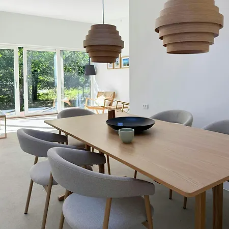 Modern Architecture Meets Untamed Nature *
